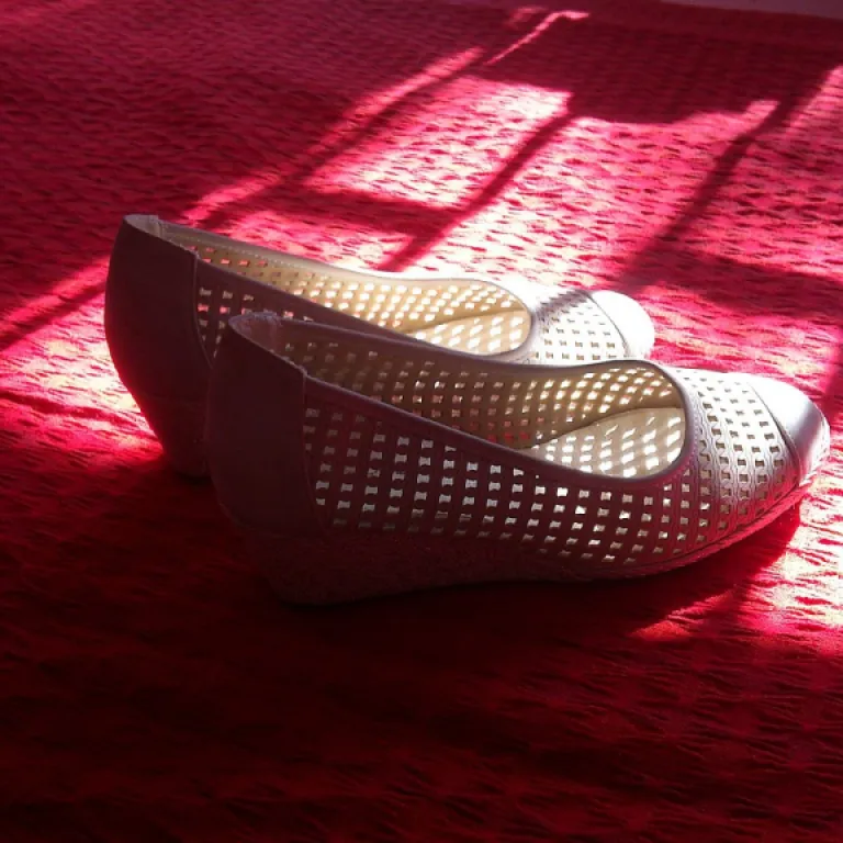 Choisir des chaussures adaptées pour les femmes âgées
